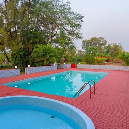 Prajakta Rest House Alībāg Buitenkant foto