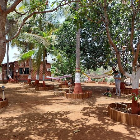 Prajakta Rest House Alībāg Buitenkant foto