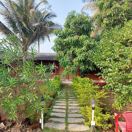 Prajakta Rest House Alībāg Kamer foto