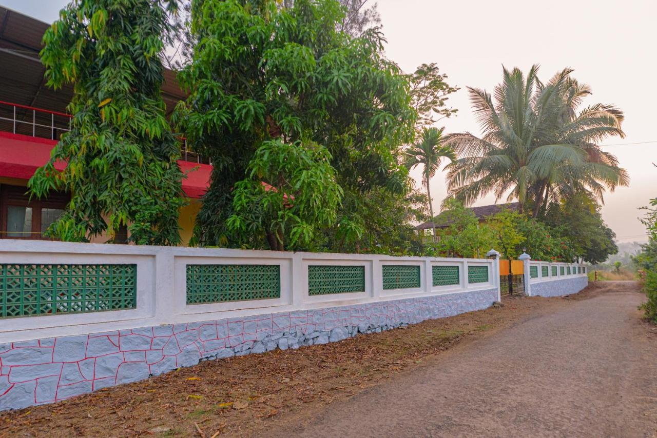 Prajakta Rest House Alībāg Buitenkant foto