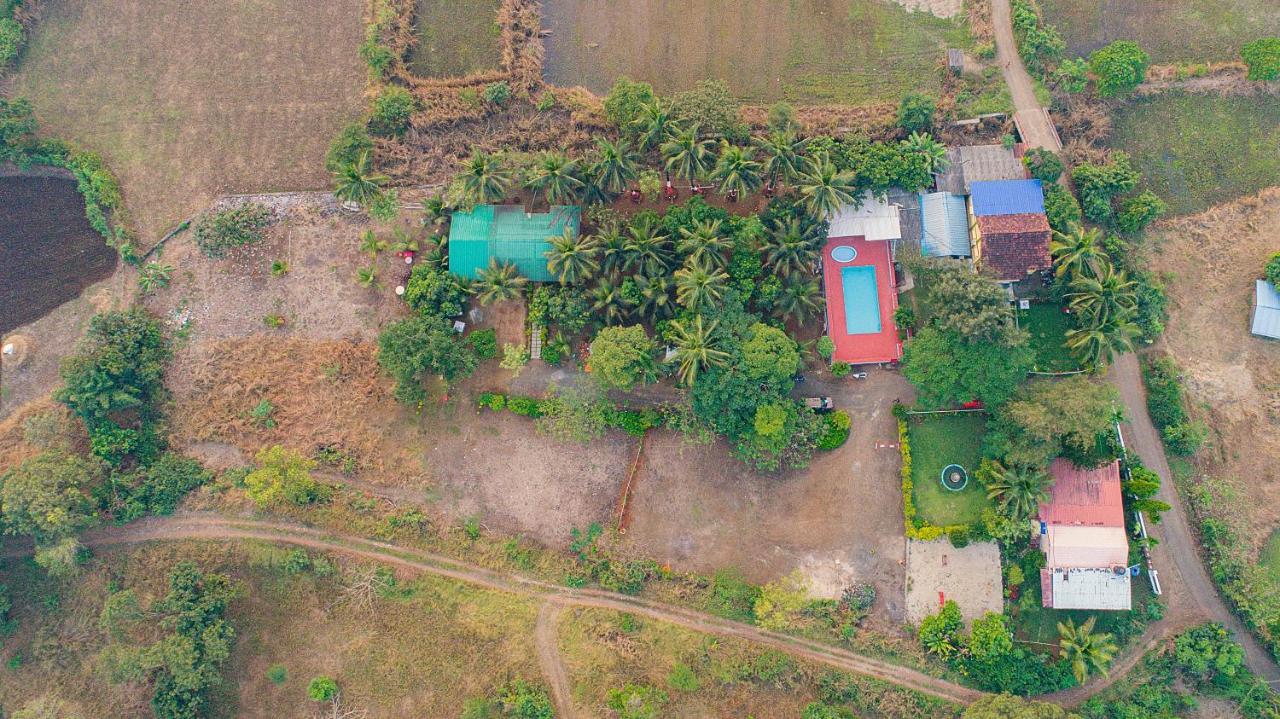 Prajakta Rest House Alībāg Buitenkant foto