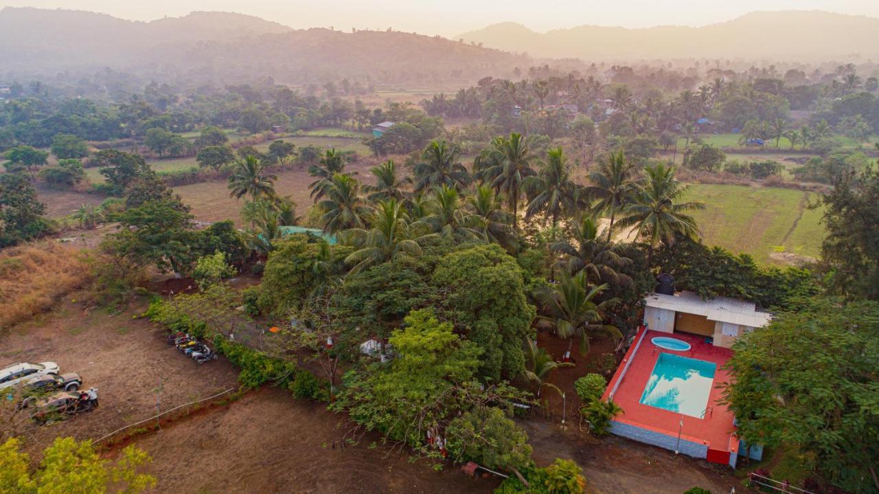 Prajakta Rest House Alībāg Buitenkant foto