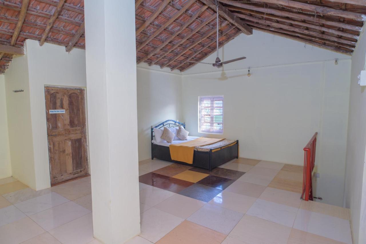 Prajakta Rest House Alībāg Buitenkant foto
