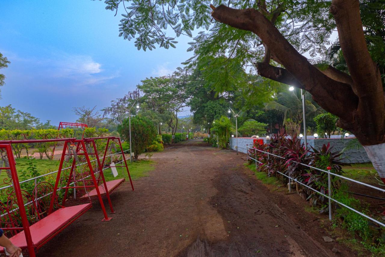 Prajakta Rest House Alībāg Buitenkant foto