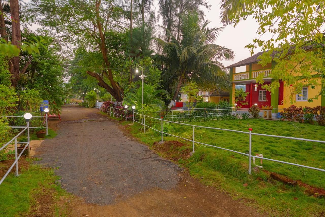 Prajakta Rest House Alībāg Buitenkant foto