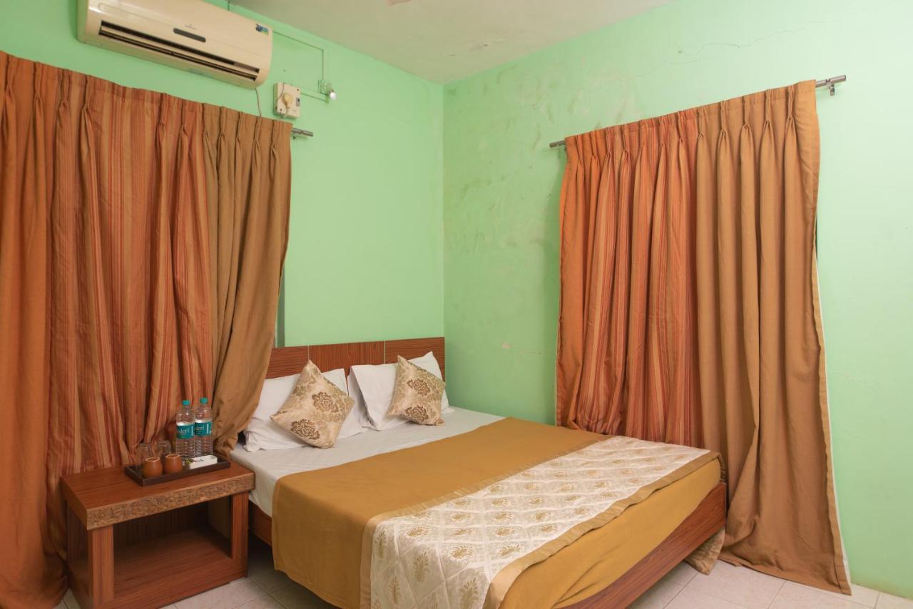 Prajakta Rest House Alībāg Buitenkant foto