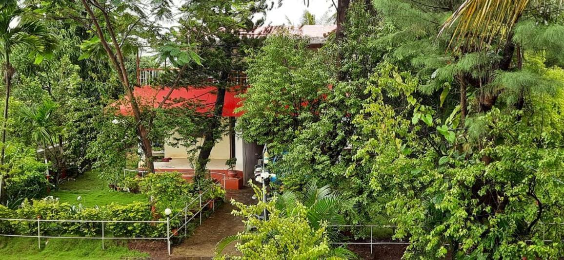 Prajakta Rest House Alībāg Buitenkant foto
