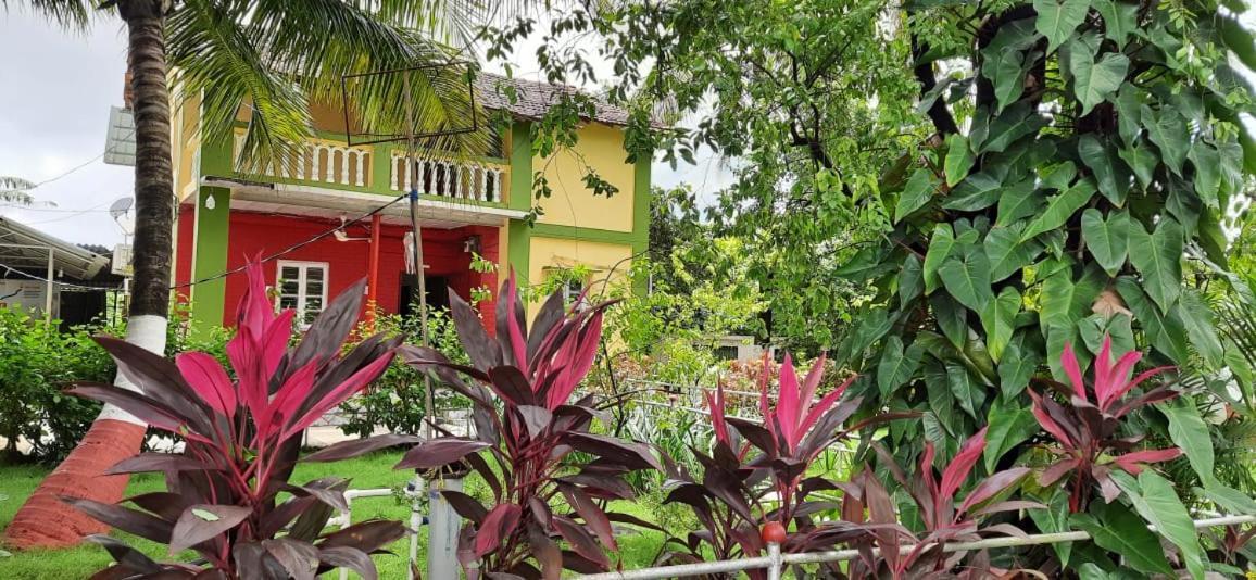 Prajakta Rest House Alībāg Buitenkant foto