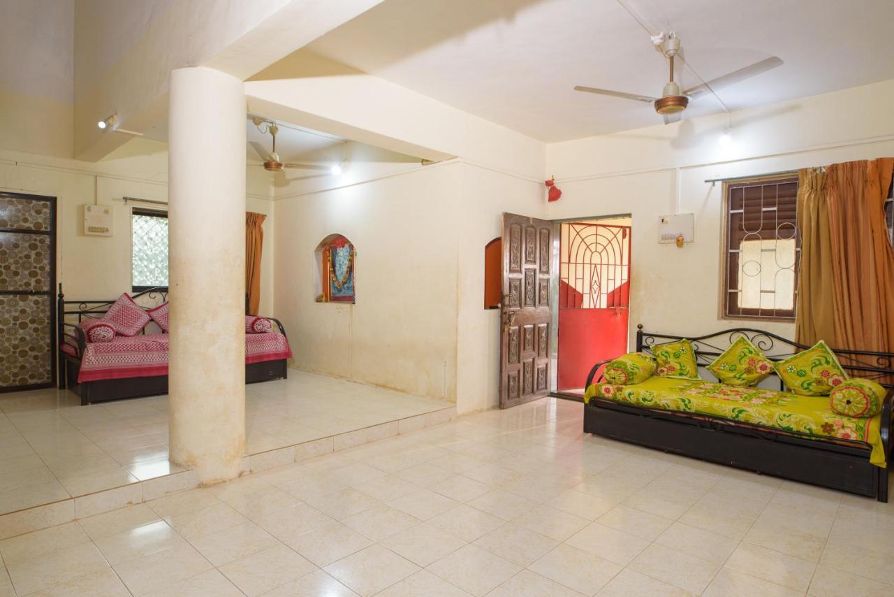 Prajakta Rest House Alībāg Buitenkant foto
