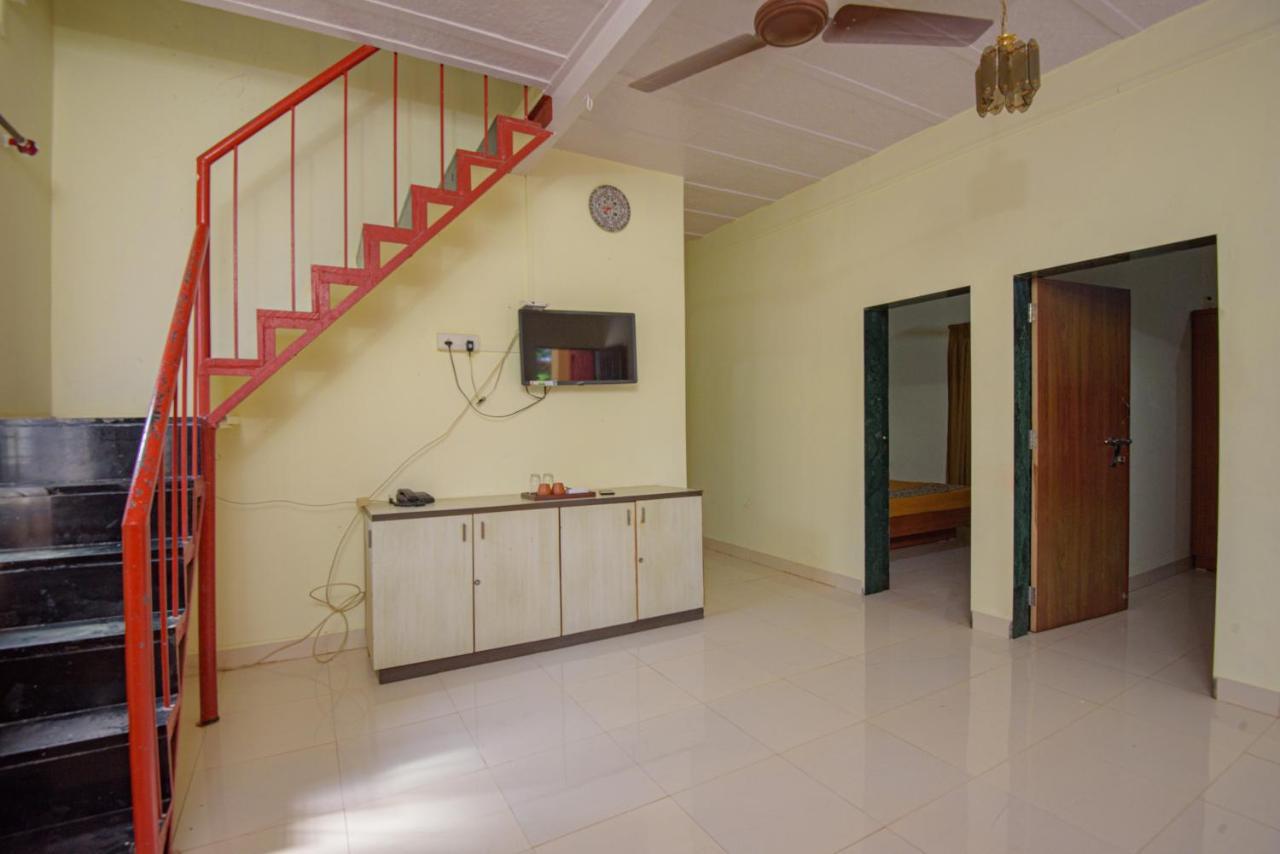 Prajakta Rest House Alībāg Buitenkant foto