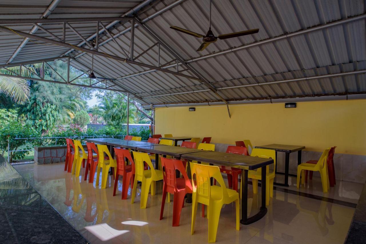 Prajakta Rest House Alībāg Buitenkant foto