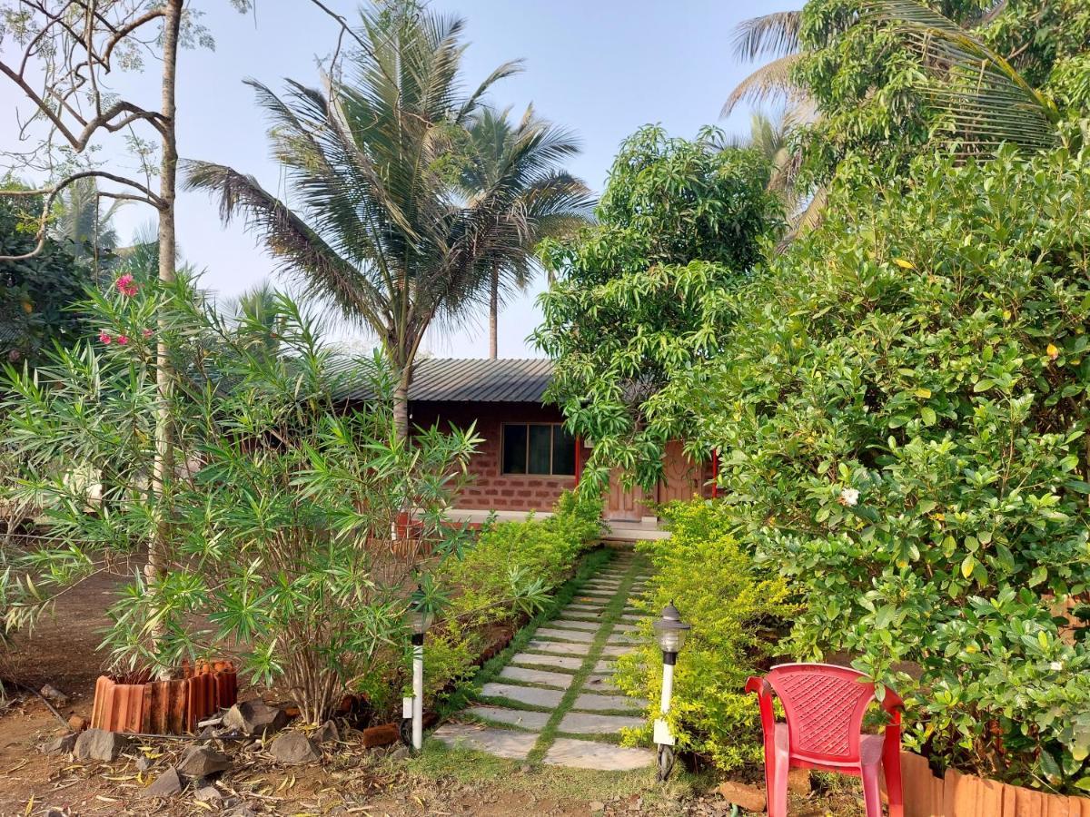 Prajakta Rest House Alībāg Buitenkant foto