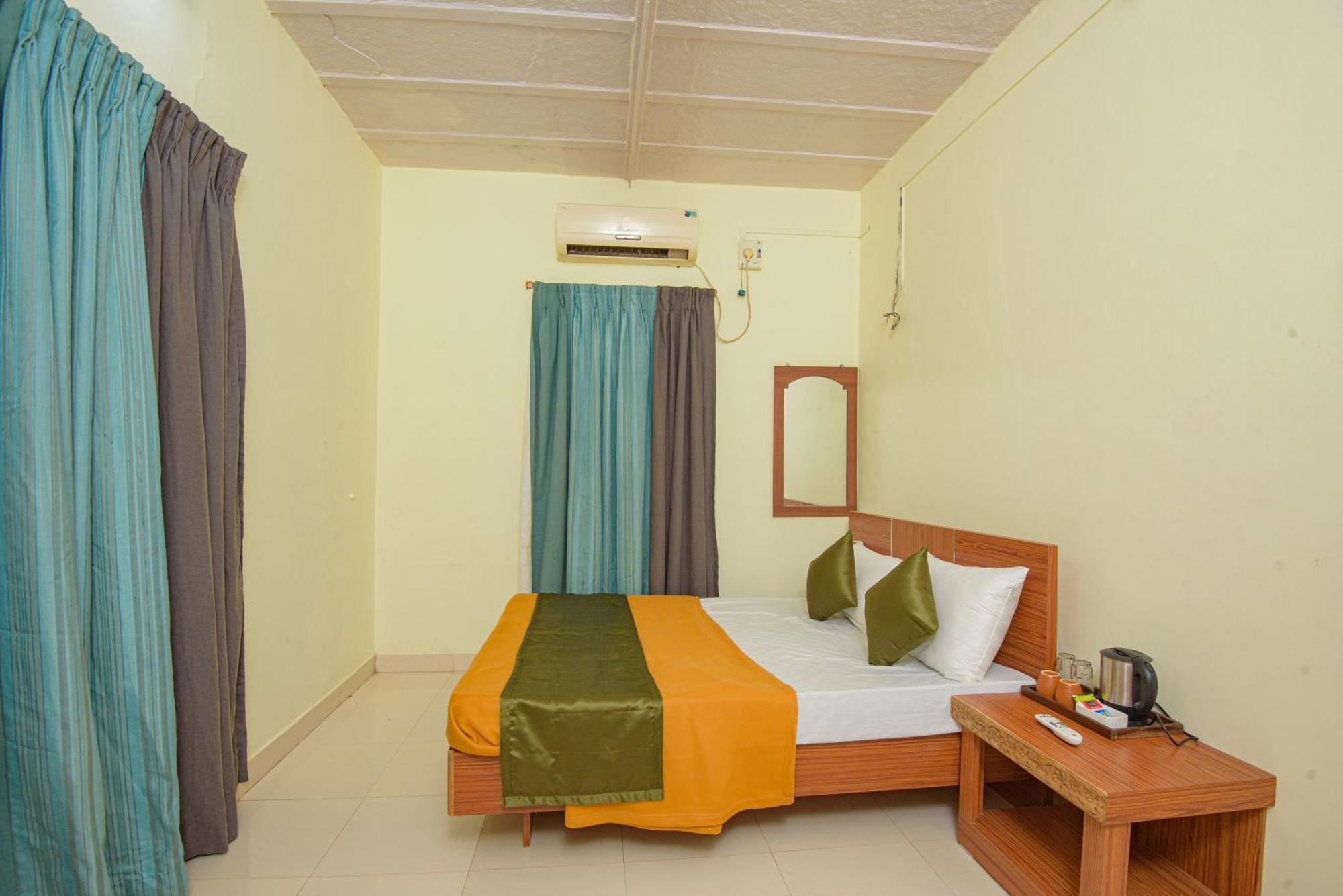 Prajakta Rest House Alībāg Buitenkant foto