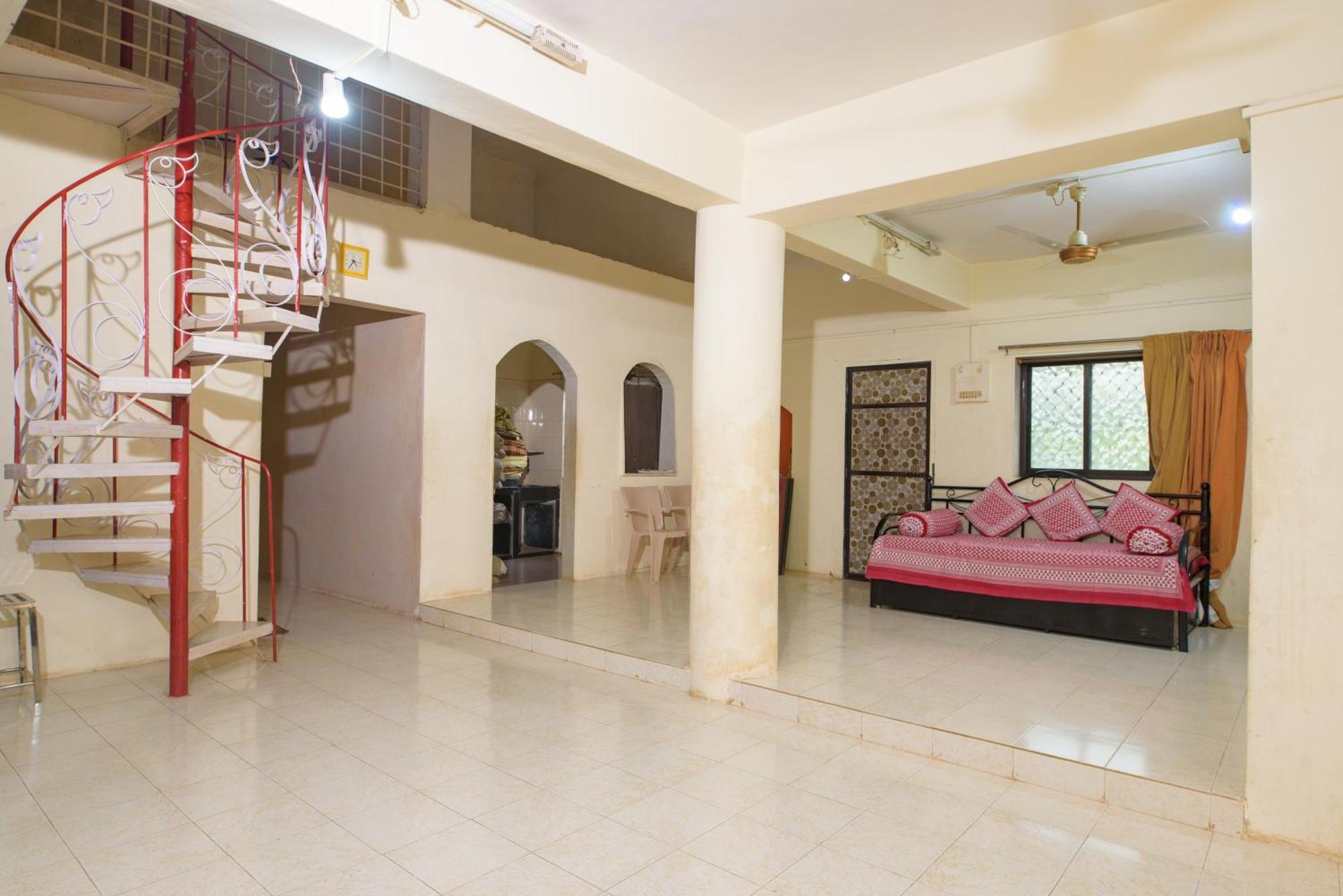 Prajakta Rest House Alībāg Kamer foto