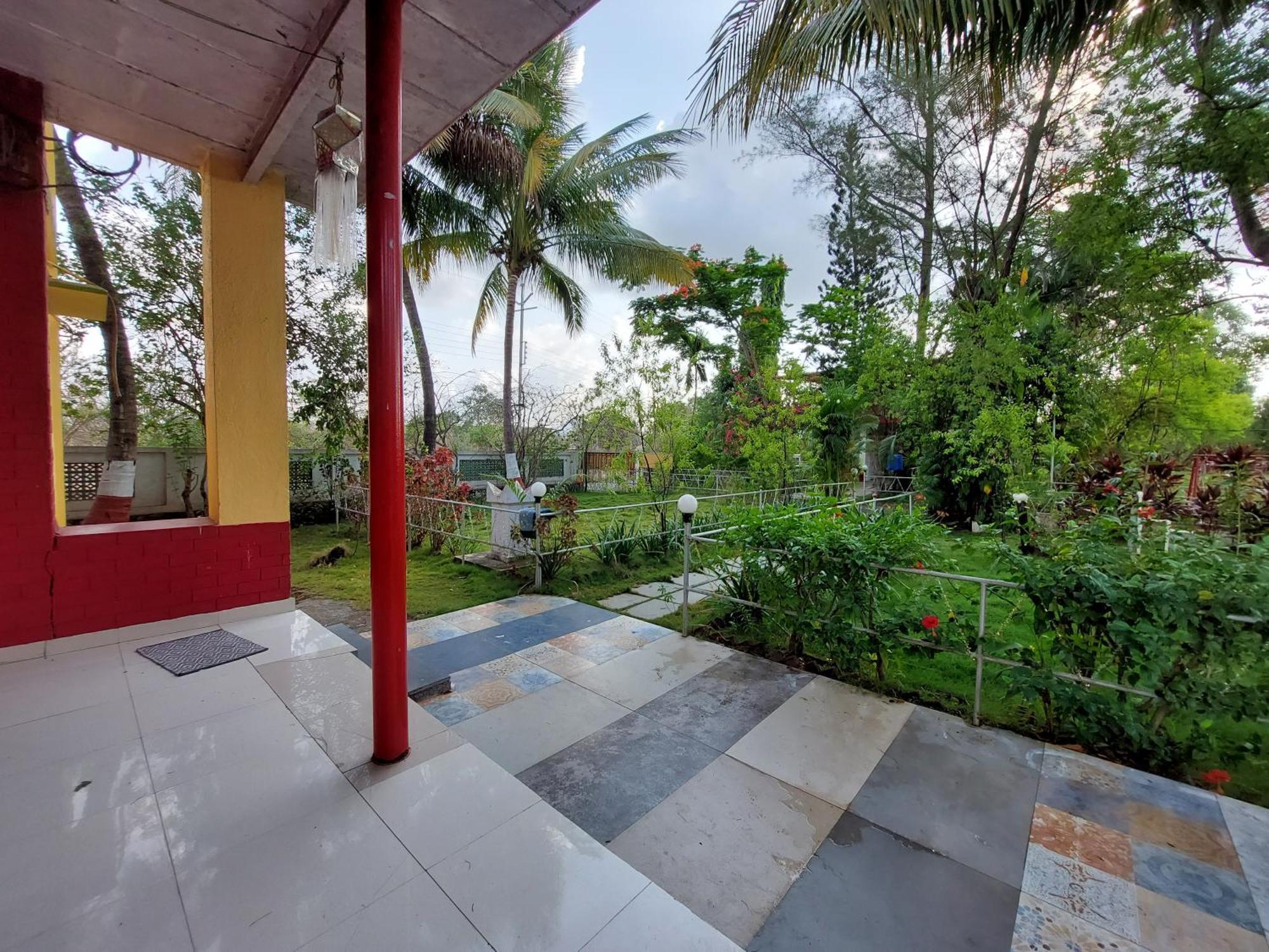 Prajakta Rest House Alībāg Kamer foto