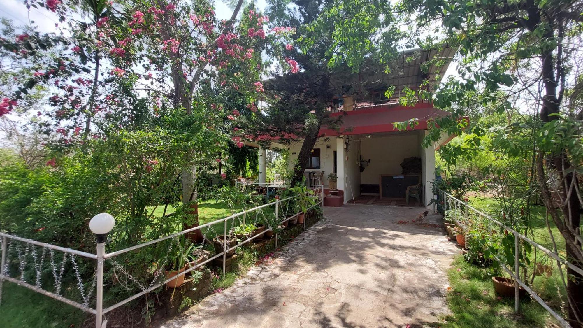 Prajakta Rest House Alībāg Kamer foto